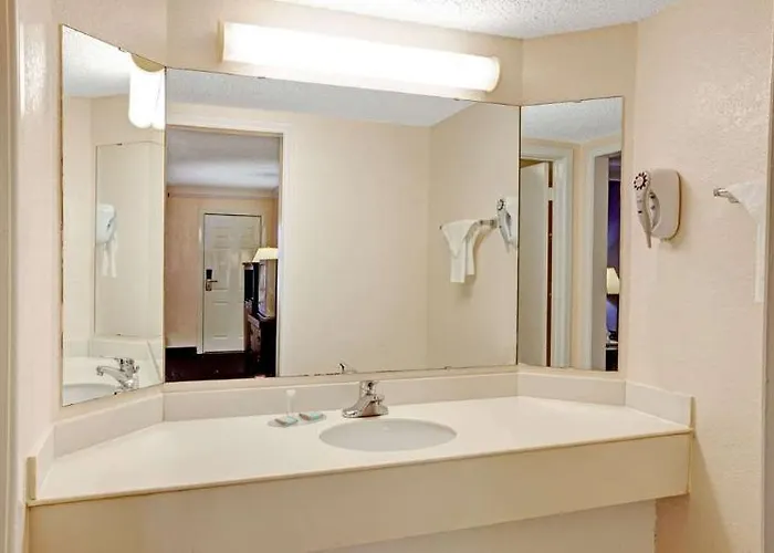 Travelodge By Wyndham North Richland Hills/dallas/ft Worth Hotel 2*